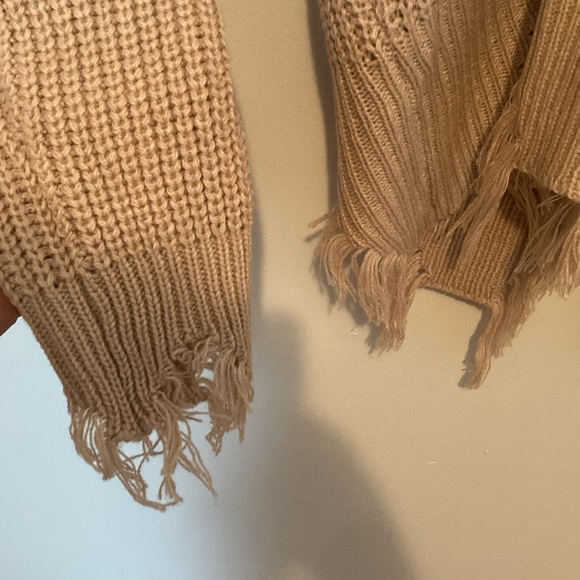 Lu NYC V-neck sweater.  A2 - Picture 6 of 6